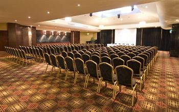 Hotel Bracken Court 4*