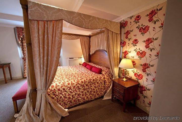 Hotel Bracken Court 4*